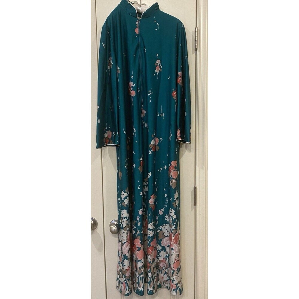 Vintage DAVID BROWN Satiny Floral Green Kaftan Robe Pockets Sz Medium